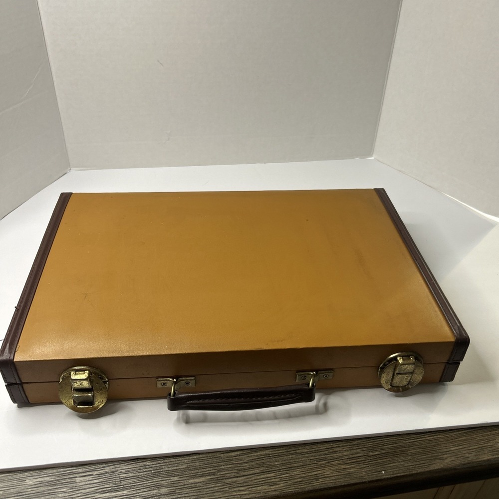 BACKGAMMON VTG GAME W/TAN LEATHER CASE - - Picture 2 of 11